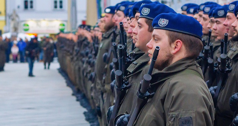 aumenti stipendi forze armate